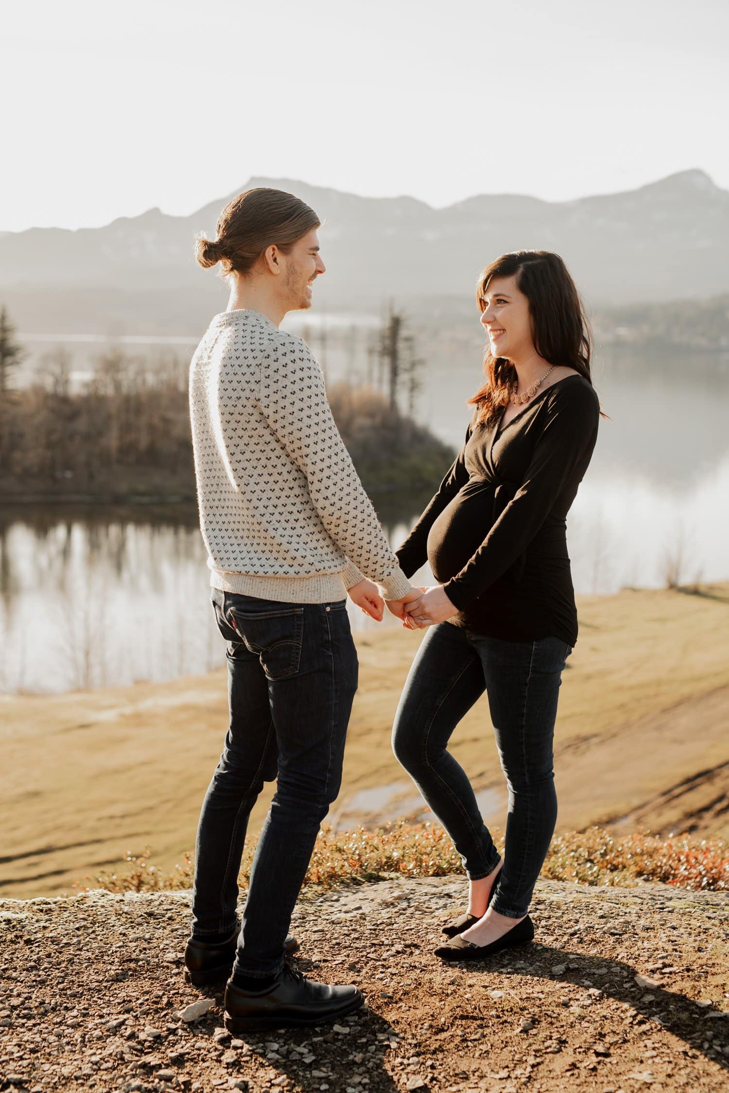 Columbia River Gorge Sunset Maternity Session