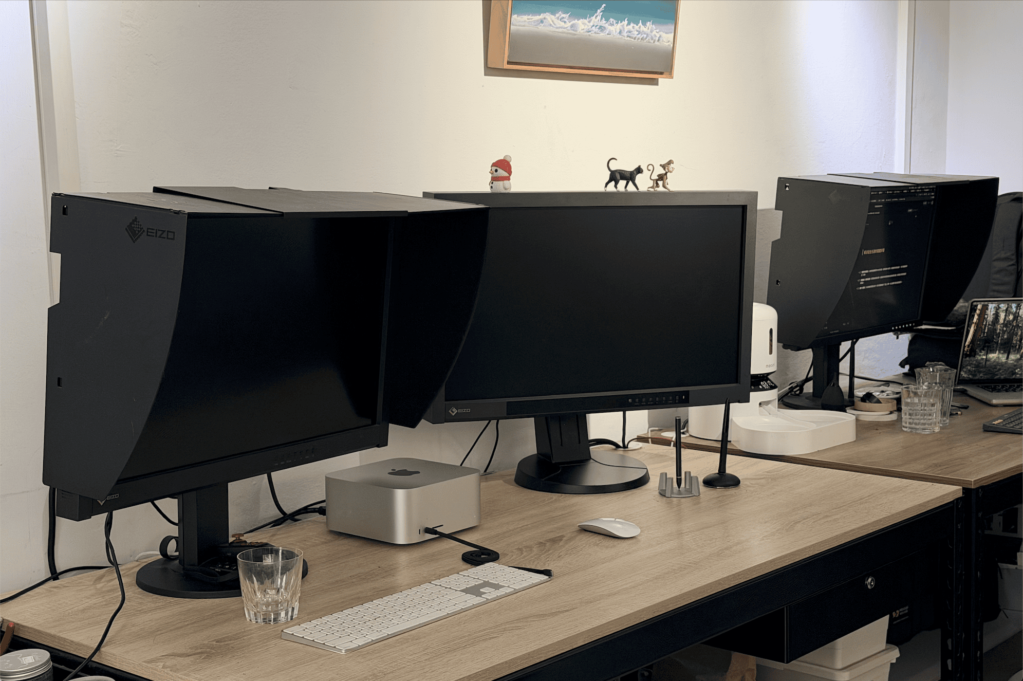 專業 Eizo ColorEdge 雙螢幕工作站,內建硬體校色感應器確保色準|KYRIC STUDIO 奇力克影像工作室色彩管理基礎建設