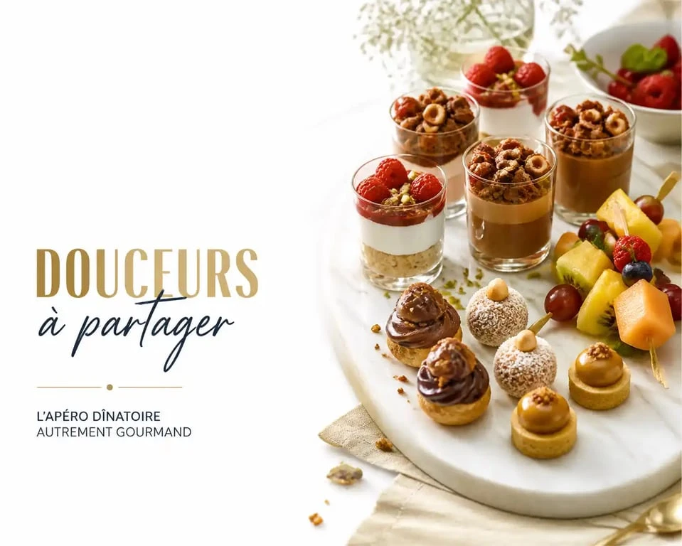 Assortiment de desserts pour apéro dînatoire présentés sur une table élégante