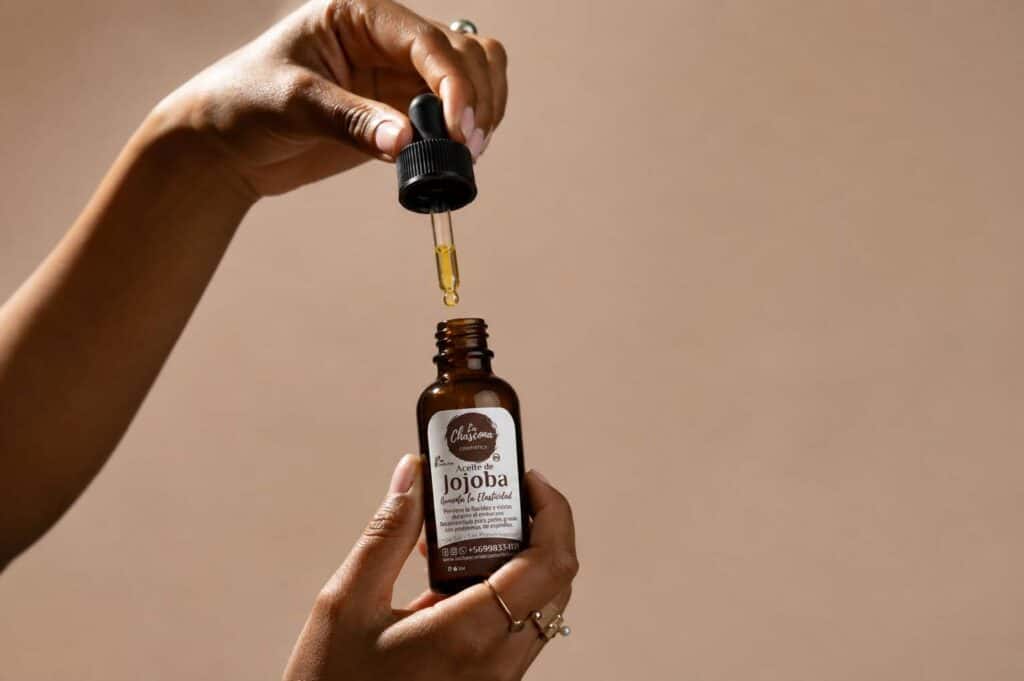 Aceite de jojoba para qué sirve - aplicación en gotero