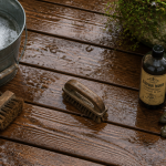 nettoyage terrasse bois savon noir brosses seau