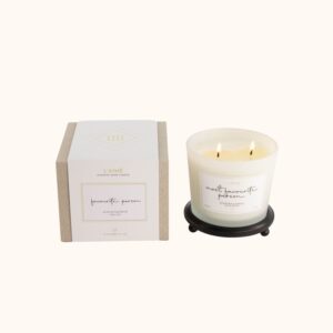 favorite person kaars l'aime candles met zwarte tafelstandaard