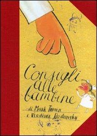 Immagine di una mano che indica il titolo di un libro per bambine, in stile vintage e colorato.