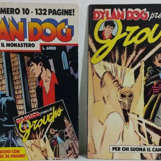 Illustrazione di Dylan Dog in biblioteca, atmosfera misteriosa e segreta.
