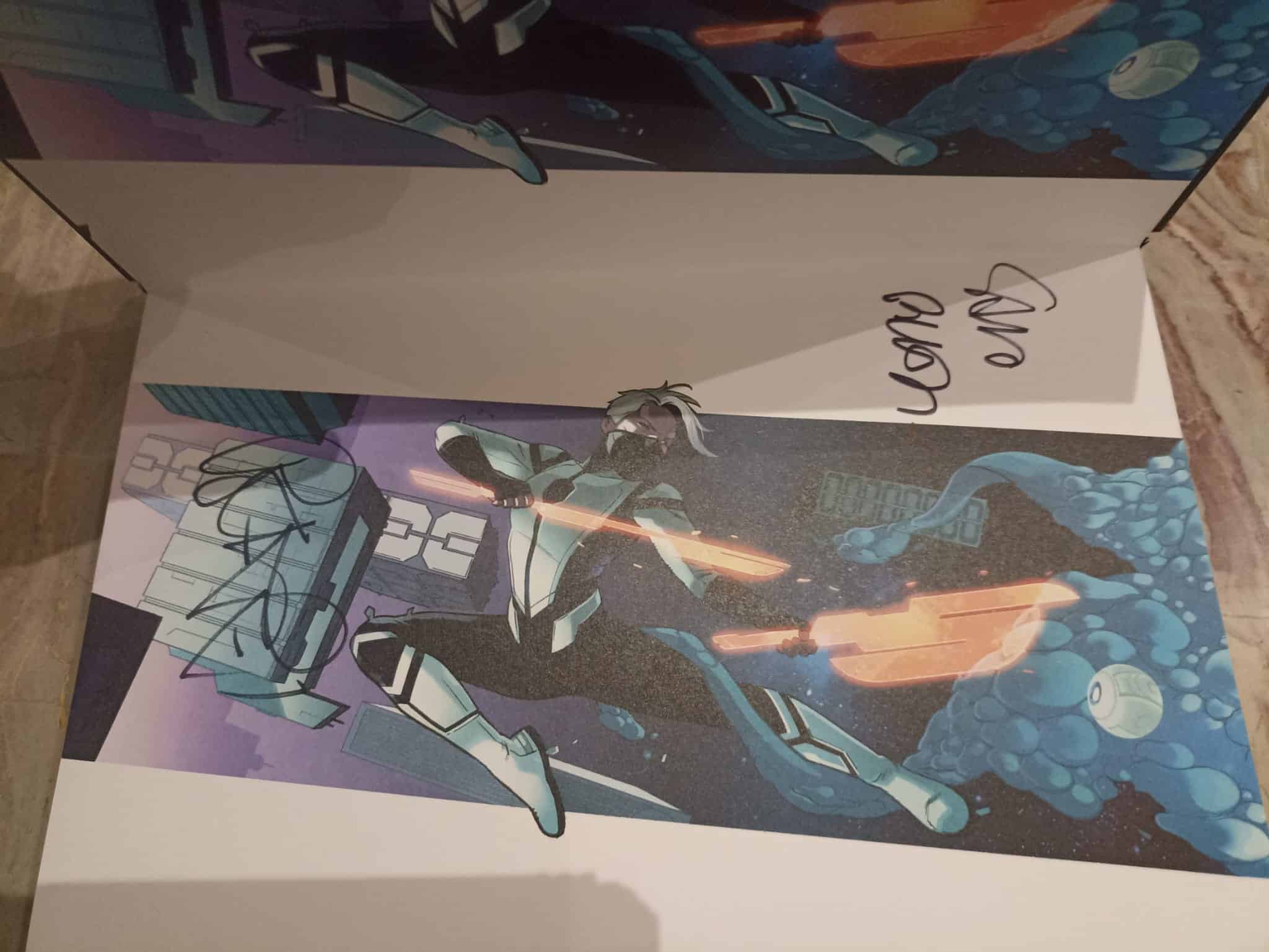 Immagine di un fumetto futuristico con un personaggio in armatura e scenari spaziali Copyright: LantroDeiFumetti.it.