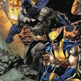 Batman e Wolverine in azione in un paesaggio devastato, pronti a combattere contro il male.