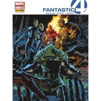 Cover de "Fantastic 4" con supereroi Marvel e villain iconici, scena epica e originale.