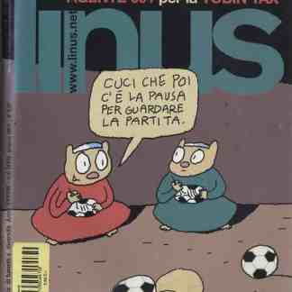 Gatti fumetti divertenti che guardano partite di calcio, con palloni e battute umoristiche, pubblicazioni italiane.