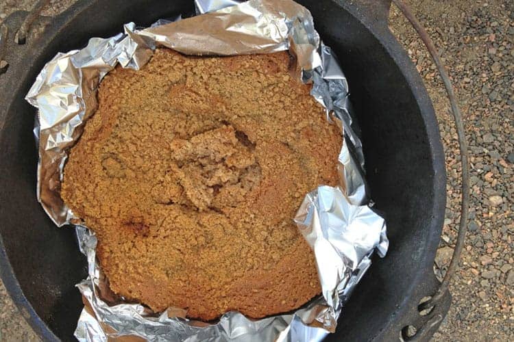 Dutch Oven Apple Cinnamon Cake