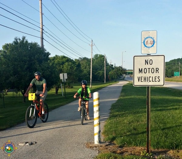 Great River Bike Trail in Illinois near Fishermans Corner Campground