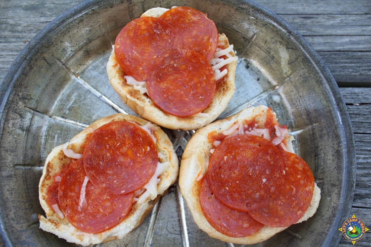 3 buns with pizza toppings on top