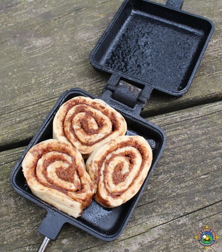 cinnamon rolls in a pie iron