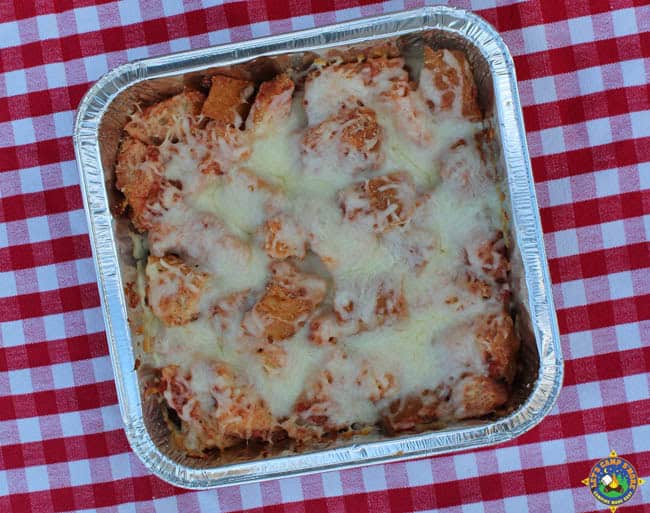 pan of cheesy campfire pizza bread