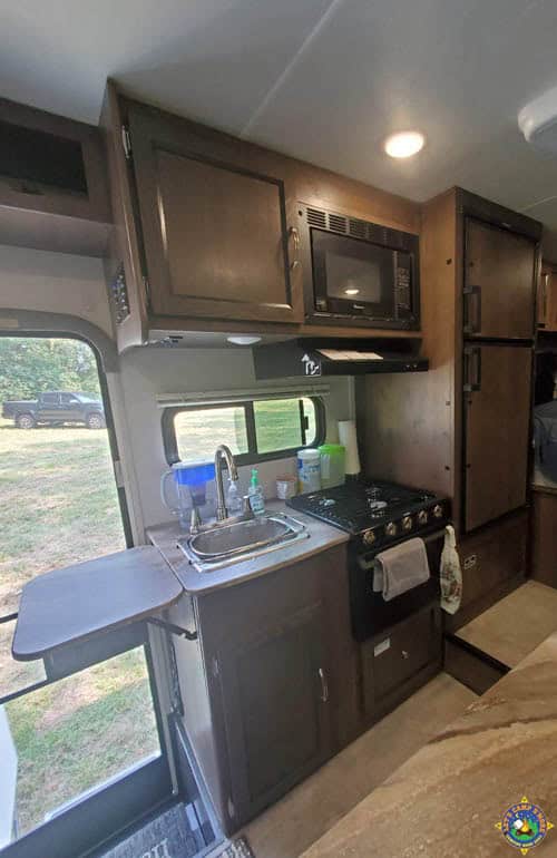 kitchen in a Freelander 21QB