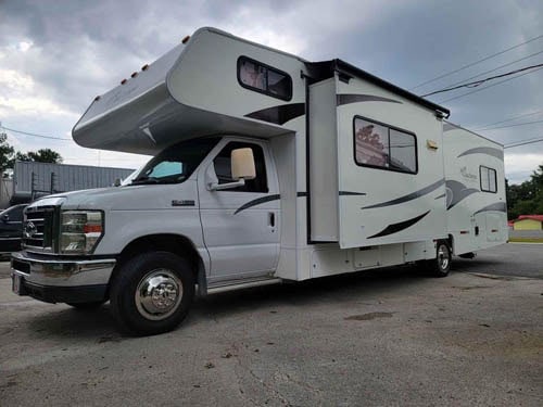 Coachmen Freelander 32BH 2010 E450 V10 b