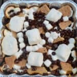 Campfire Dessert Nachos with text