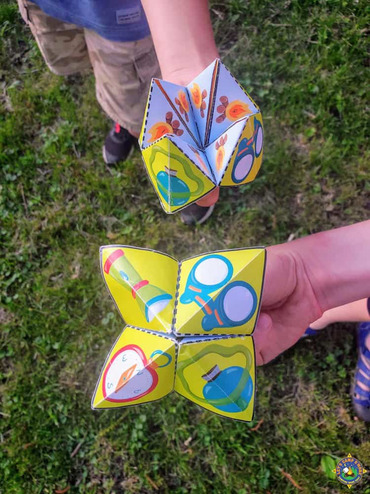 kids holding cootie catchers