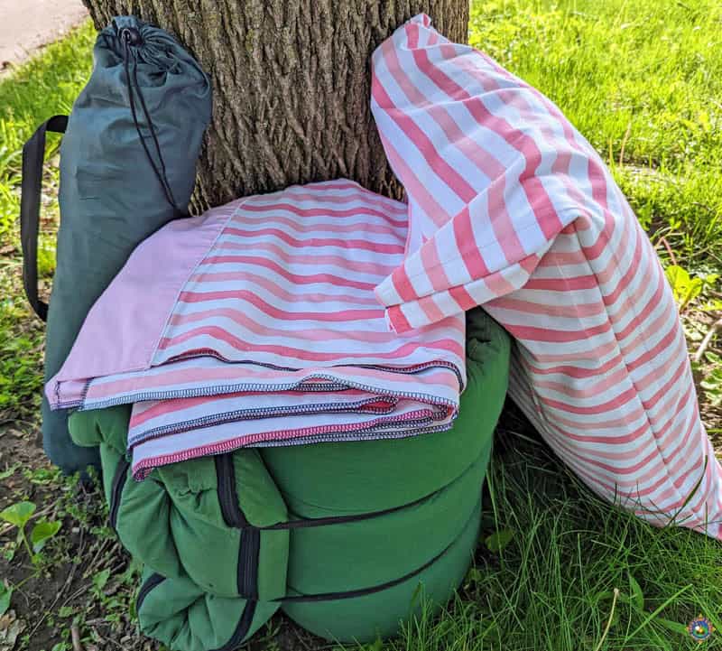 sleeping bag, tent, pillow, sheet