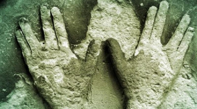 KRATÜLOSZ VÉDELMÉRE