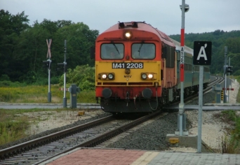 OLYAN MEGLEPŐ, HOGY MINDIG