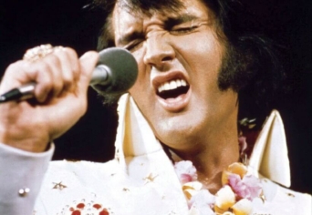 AKKOR ELVISZ VAGY NEM?