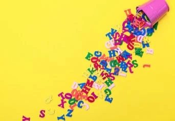 NEM TELJES A SZÉTHULLÁS