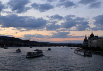 TÚL ÖKONÓMIÁN ÉS ÖKOLÓGIÁN: A DUNÁRÓL 