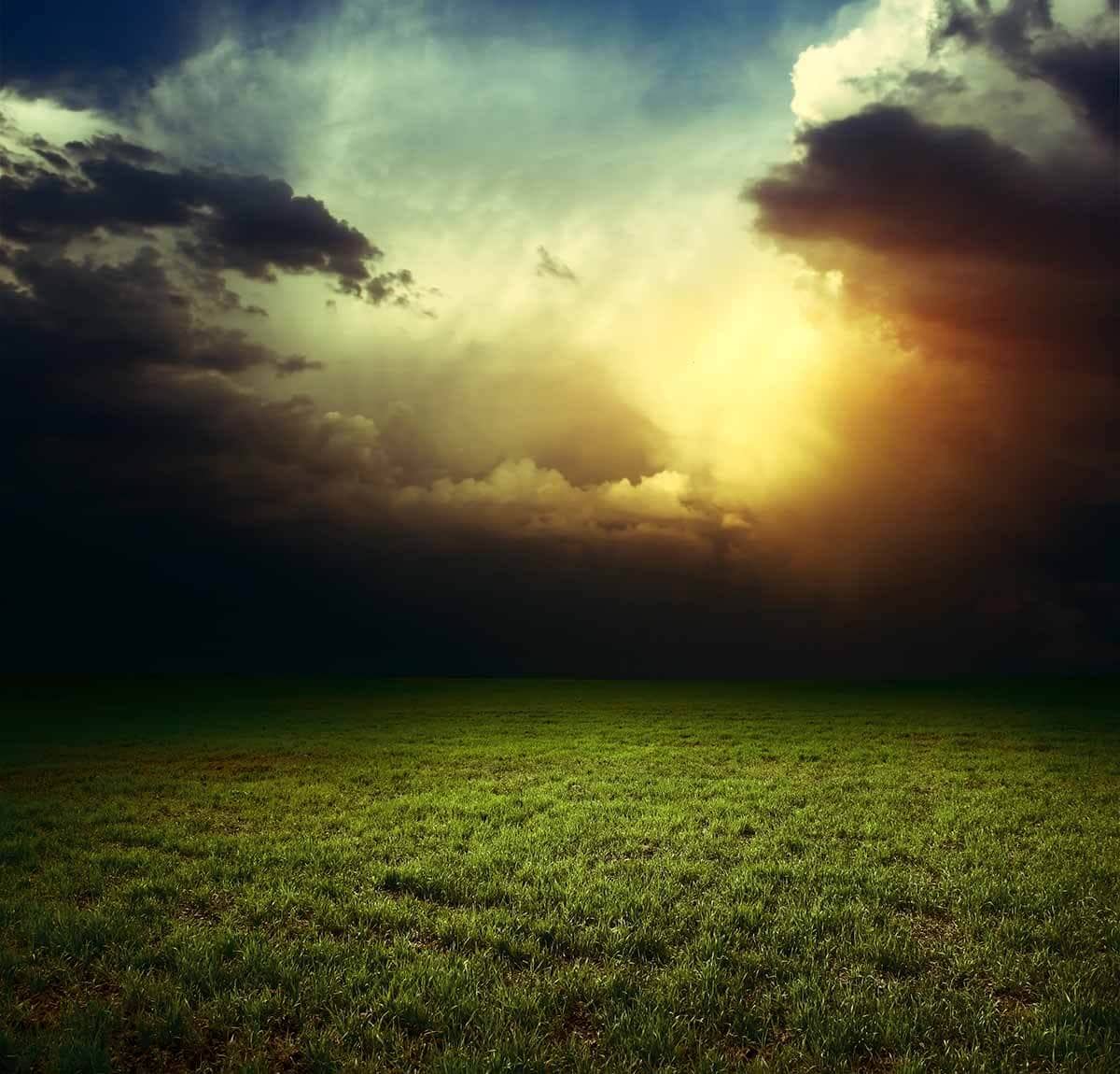 A VILÁGOSSÁG SÖTÉT OLDALA