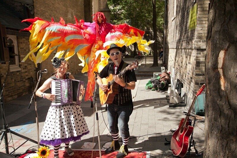 torontobuskerfest.com 