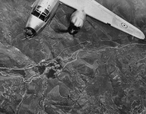 ÉS VOLTAK A BOMBÁZÁSOK