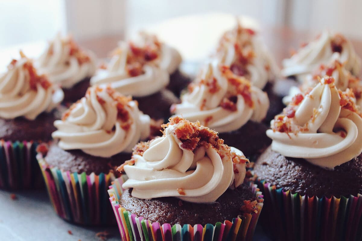 sweet restaurant celebration food chocolate cupcake 893389 pxhere com