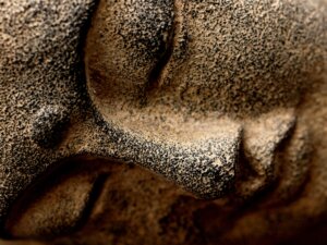 A BUDDHA-FÜRDETÉS IDÉN ELMARAD