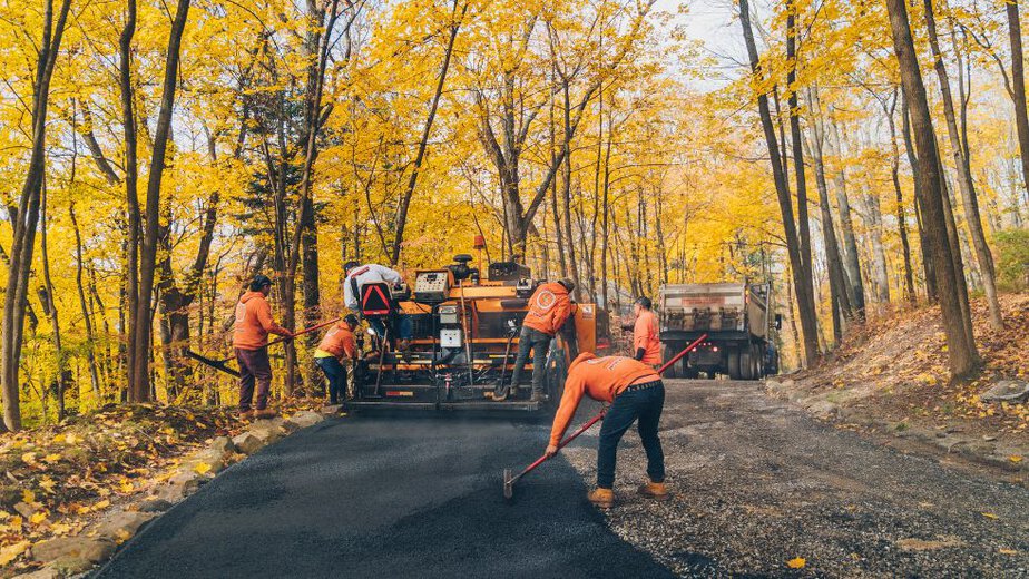 Contractor Needs to Pave Asphalt Driveway