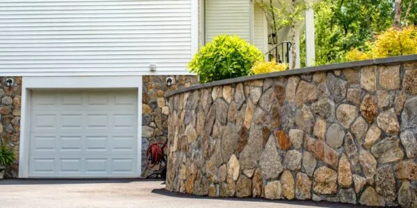 driveway masonry wall