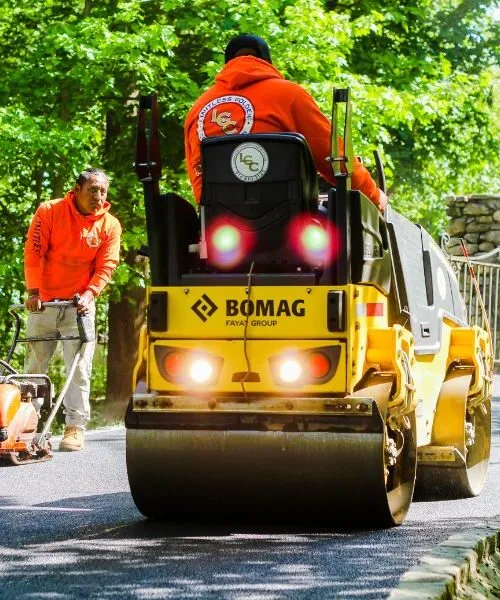 Road Repair, Asphalt Paving, Parking Lots, Condominium Paving Paving Service