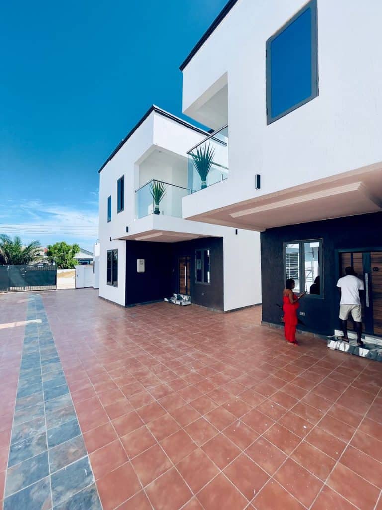 A Modern Oasis in Nmai-Dzorn: A Review of a Stunning 3-Bedroom Townhouse