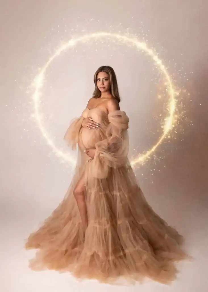 Pregnancy photoshoot with runway-style posing and fashion-forward styling – Edmonton maternity photographer
