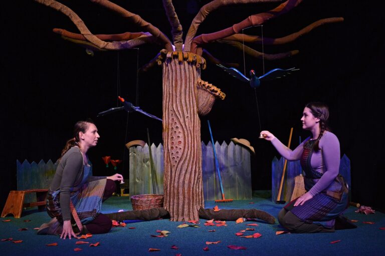 Ciróka Bábszínház: Almafácska