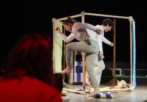 Laniakea Színház: Totyogók