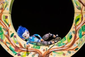 Bábrándozók: Tudja a manó! Az ég tündérszoknyakék