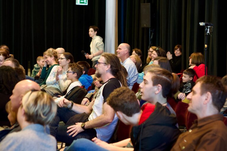 HANG-SZÍN-ZENE – Elektronikus zenei ismeretterjesztő sorozat