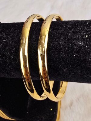Sleek Minimalist Gold Bangle with Hidden Hinge (B-060)