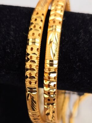 Premium Everyday Wear Bangles – B 076-1