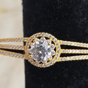 Radiant Solitaire Halo Gold-Design Cuff Bracelet (Br-014)