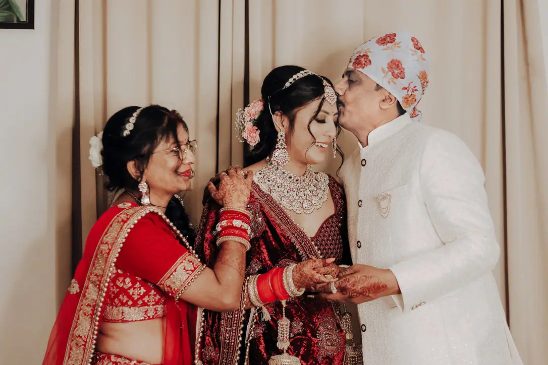 indian wedding family photo