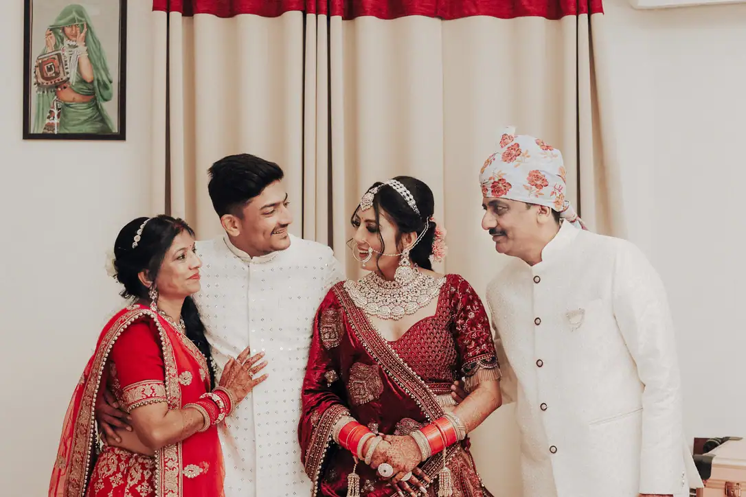 family wedding photos indian