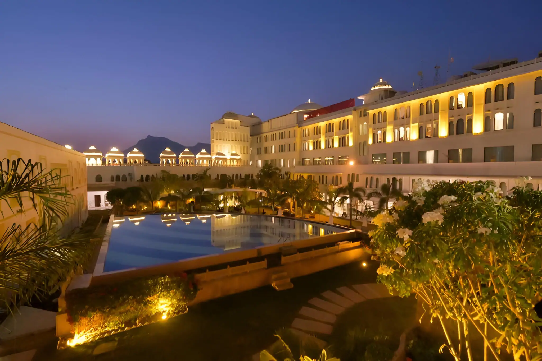 radisson blu udaipur wedding