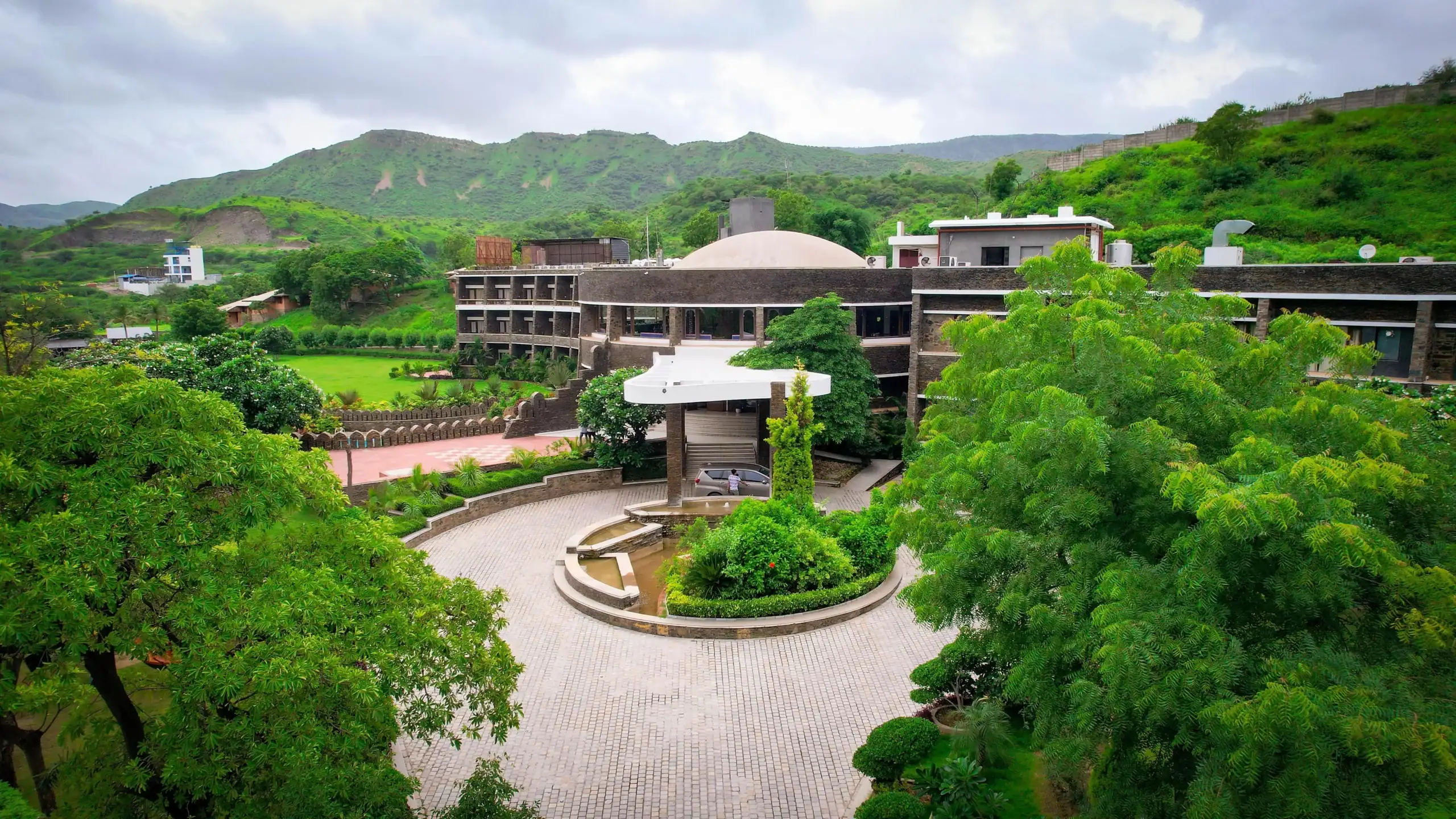 seasons park resort udaipur