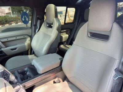 Land Rover Defender 110 P635 OCTA V8 2025 EDITION 1 UNDER WARRANTY AND SERVICE CONTRACT