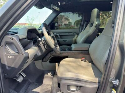 Land Rover Defender 110 P635 OCTA V8 2025 EDITION 1 UNDER WARRANTY AND SERVICE CONTRACT